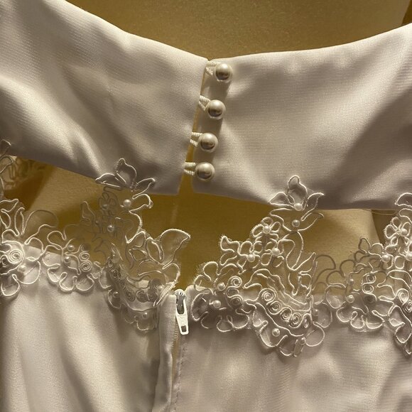 #25) Wedding Gown: Pearl Keep - Picture 7 of 10